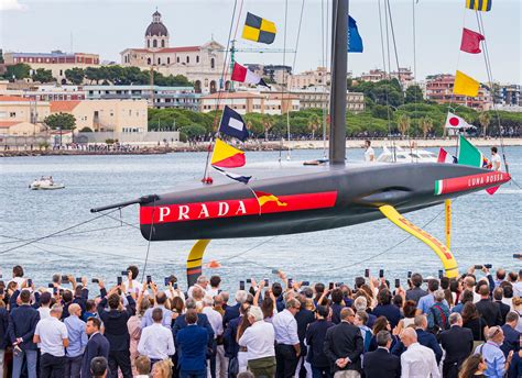 luna rossa prada barco|luna rossa boat.